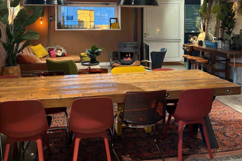 Interieur van De Veenschuur, vergaderlocatie in De Ronde Venen bij Amsterdam, ontdekt via Netwerk Agenda Nederland